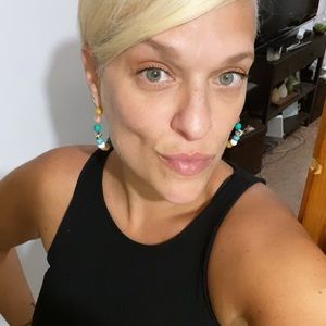 Meet your Posher, Carmela